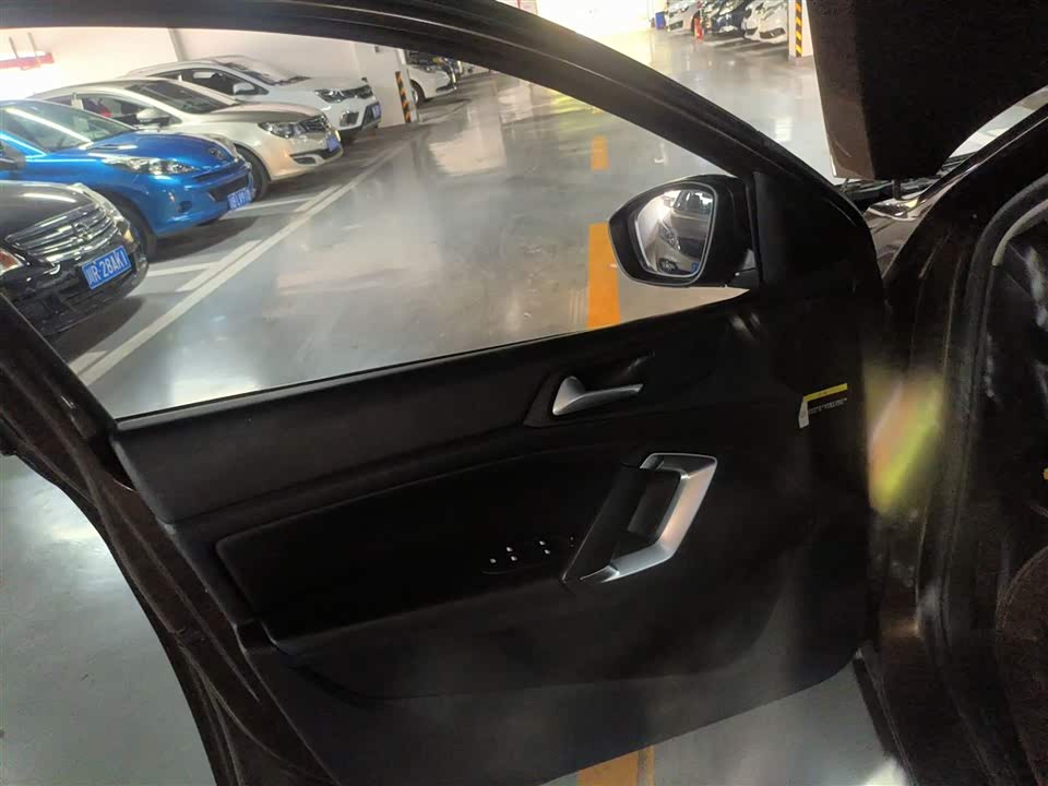 Peugeot 408