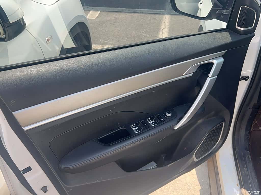 Geely Coolray, 2025 14