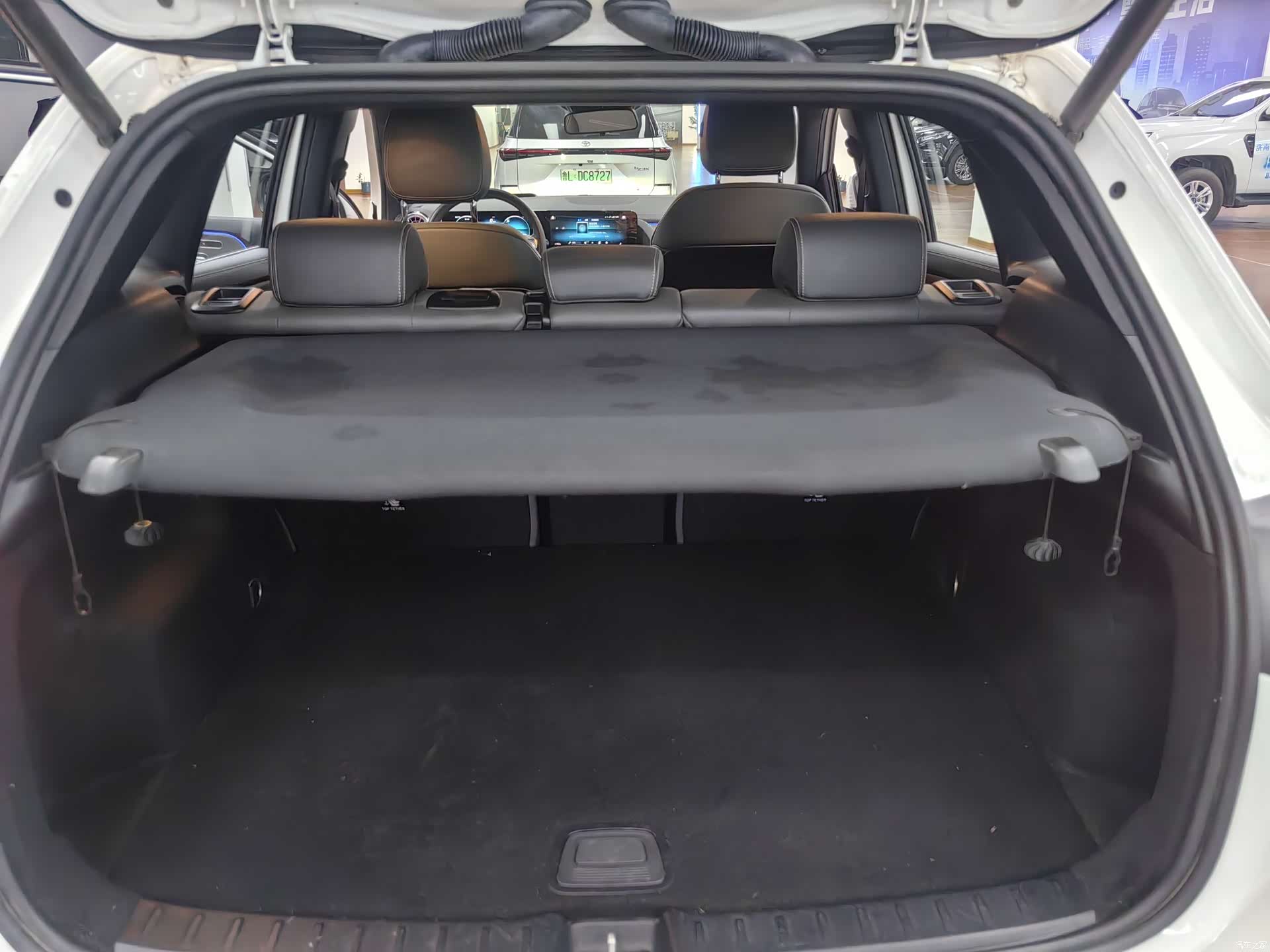 Mercedes-Benz EQA, 2022 13