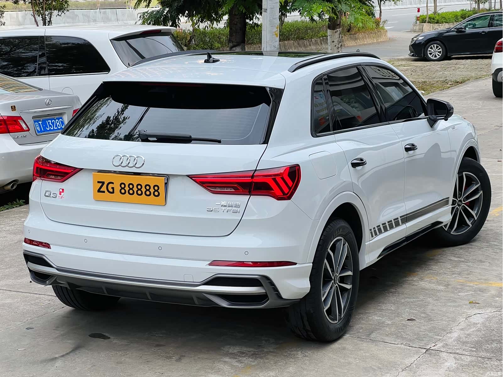 Audi Q3, 2022 4