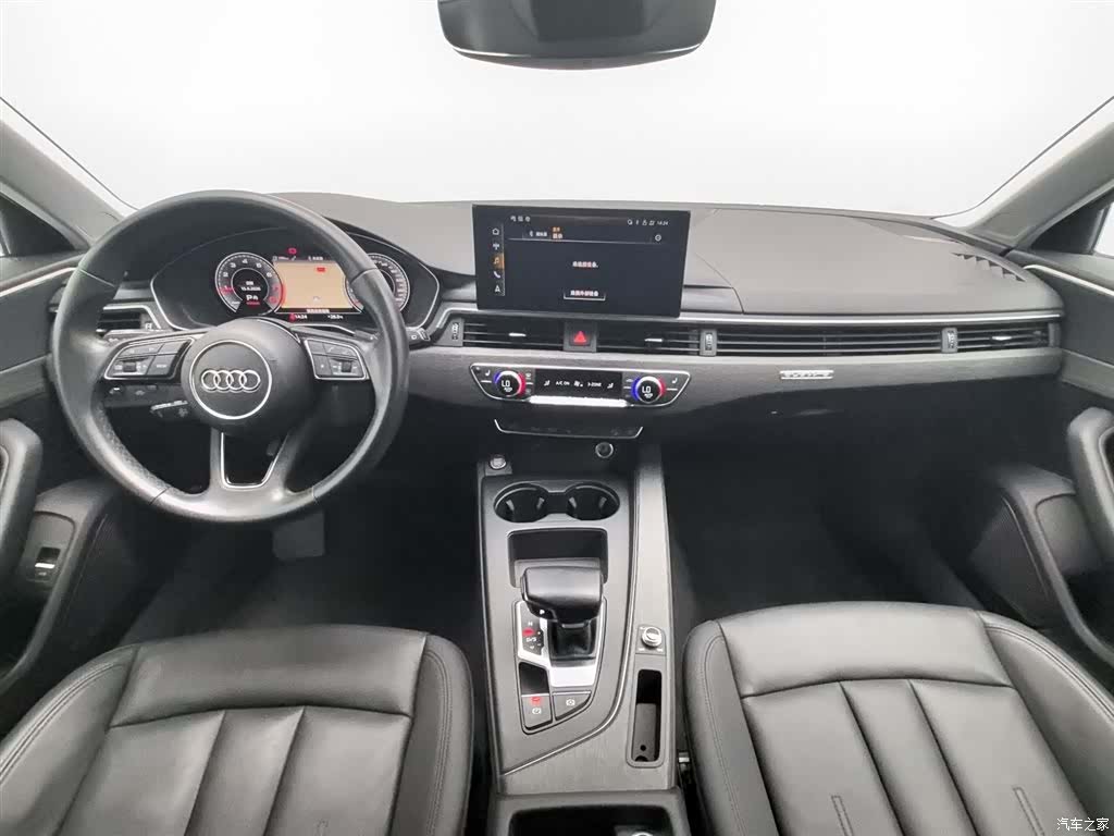 Audi A4, 2022 все фото