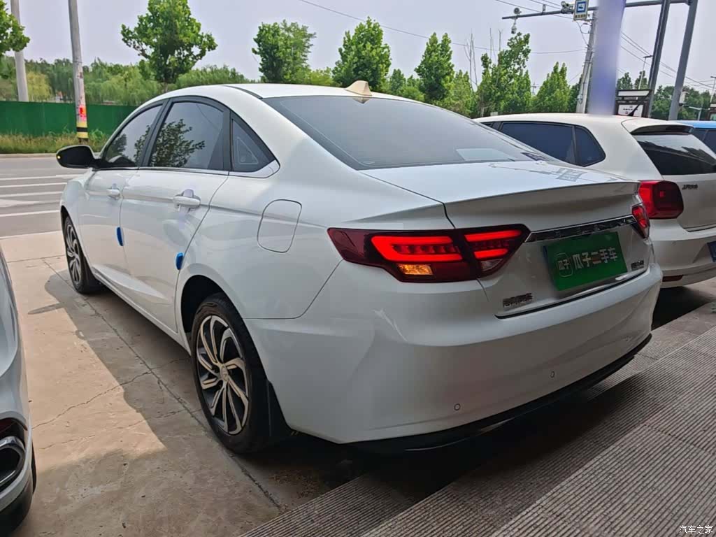 Geely Emgrand, 2021 все фото