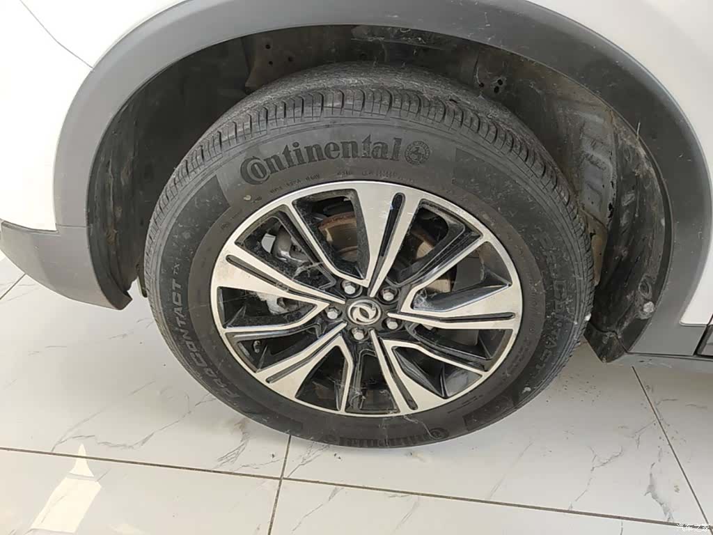DongFeng AX7, 2018 23