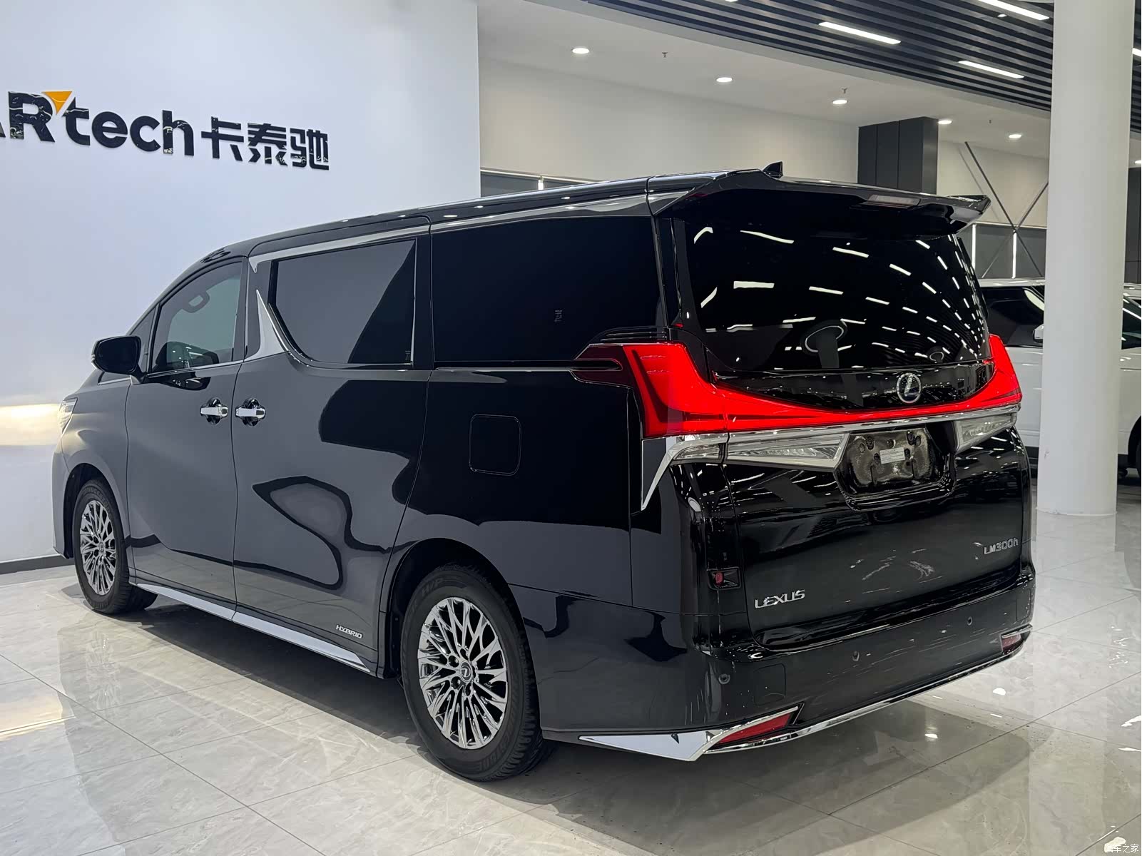 Lexus LM, 2022 6
