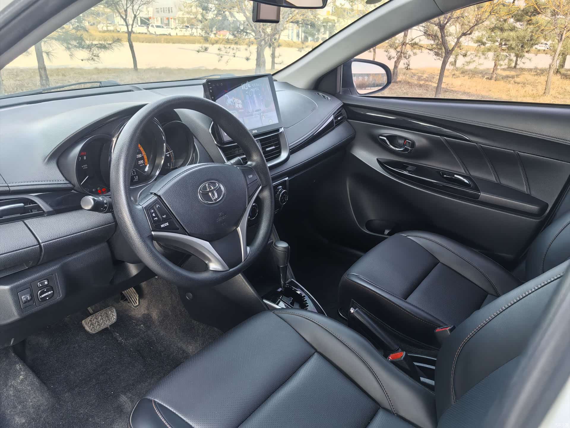 Toyota YARiS L, 2022 4