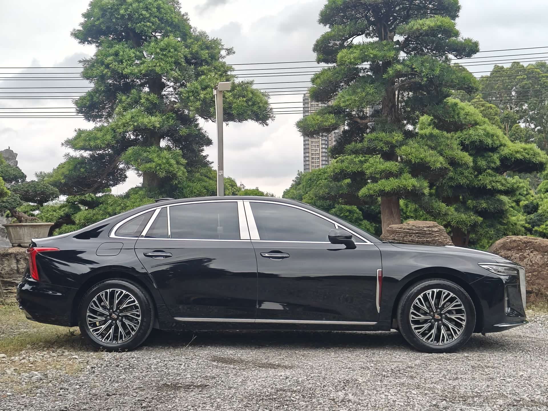 Hongqi H5, 2024 4