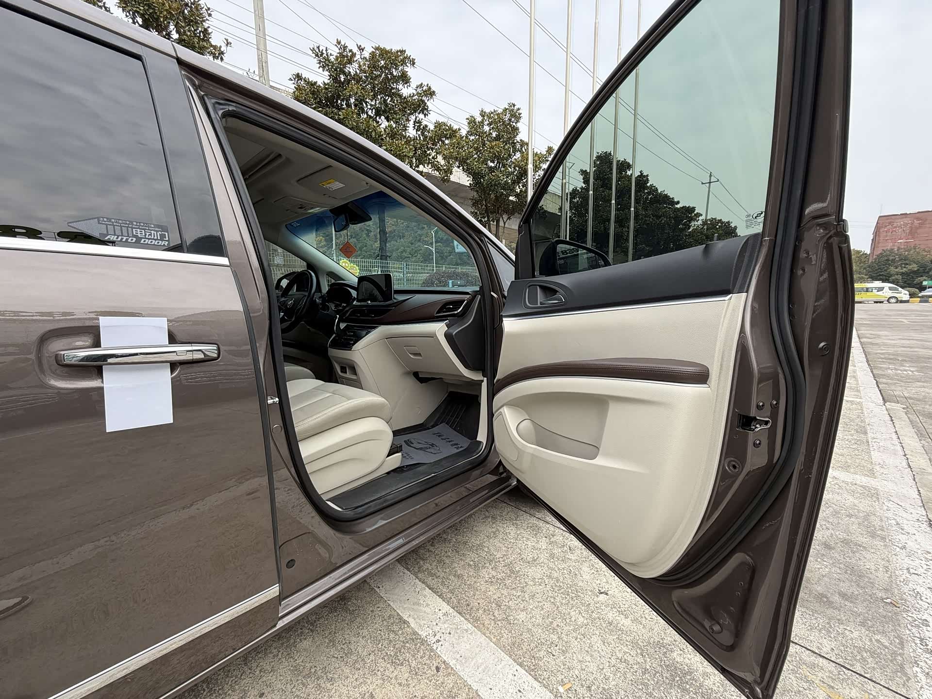 Buick GL8, 2020 12