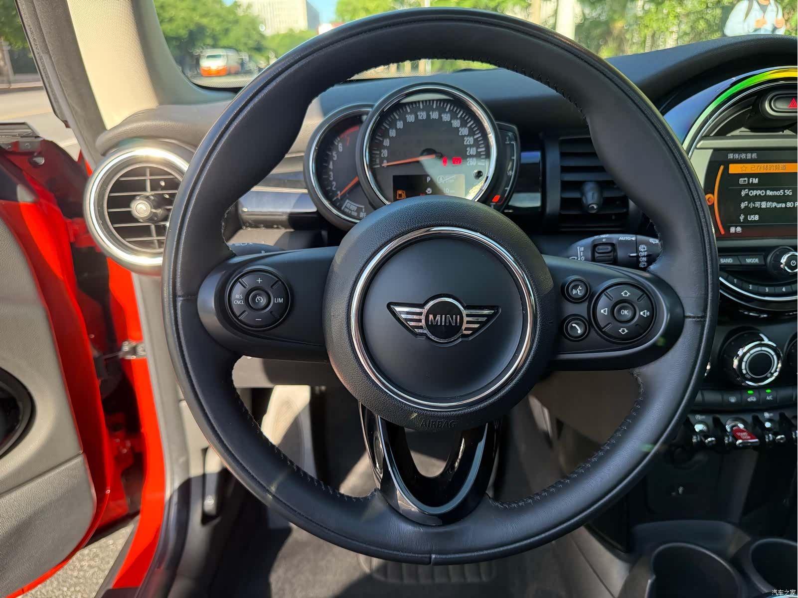 Mini ONE, 2019 19