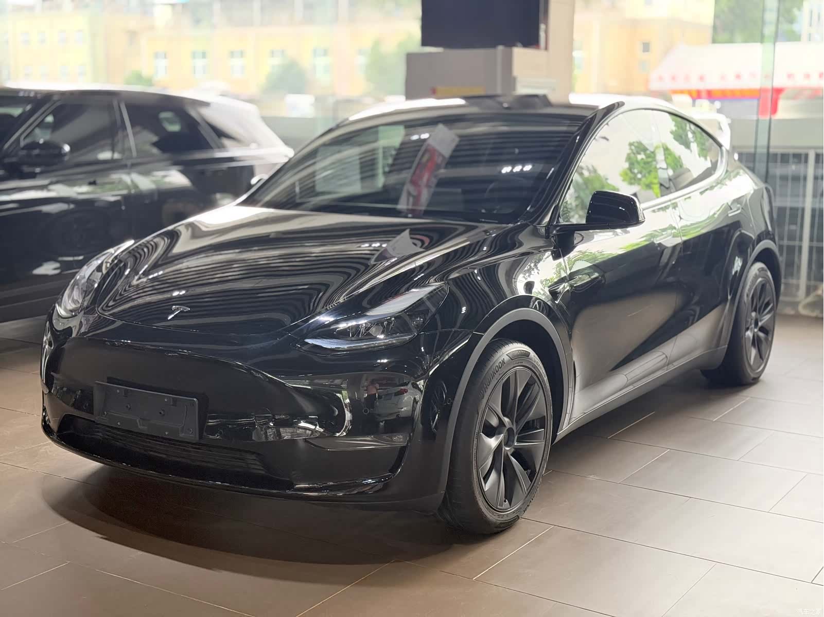 Tesla Model Y, 2024 1