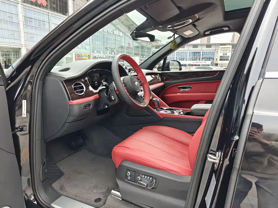 Bentley Tim Yue