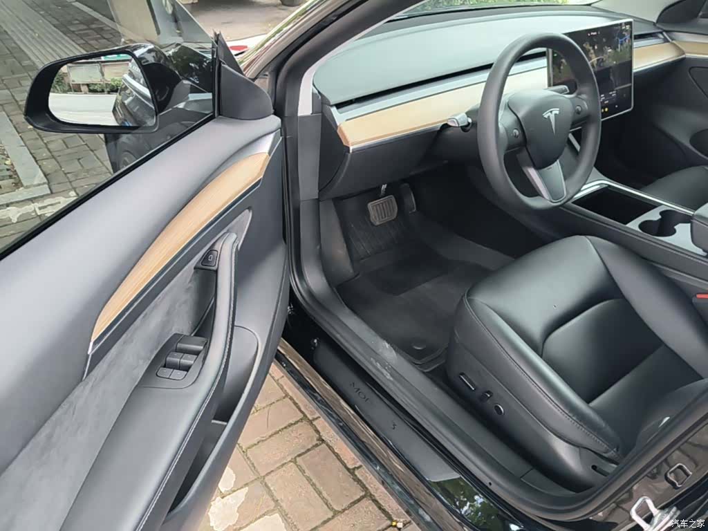 Tesla Model 3, 2023 16