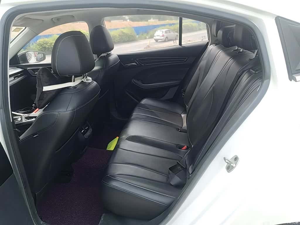 Roewe i5, 2023 17