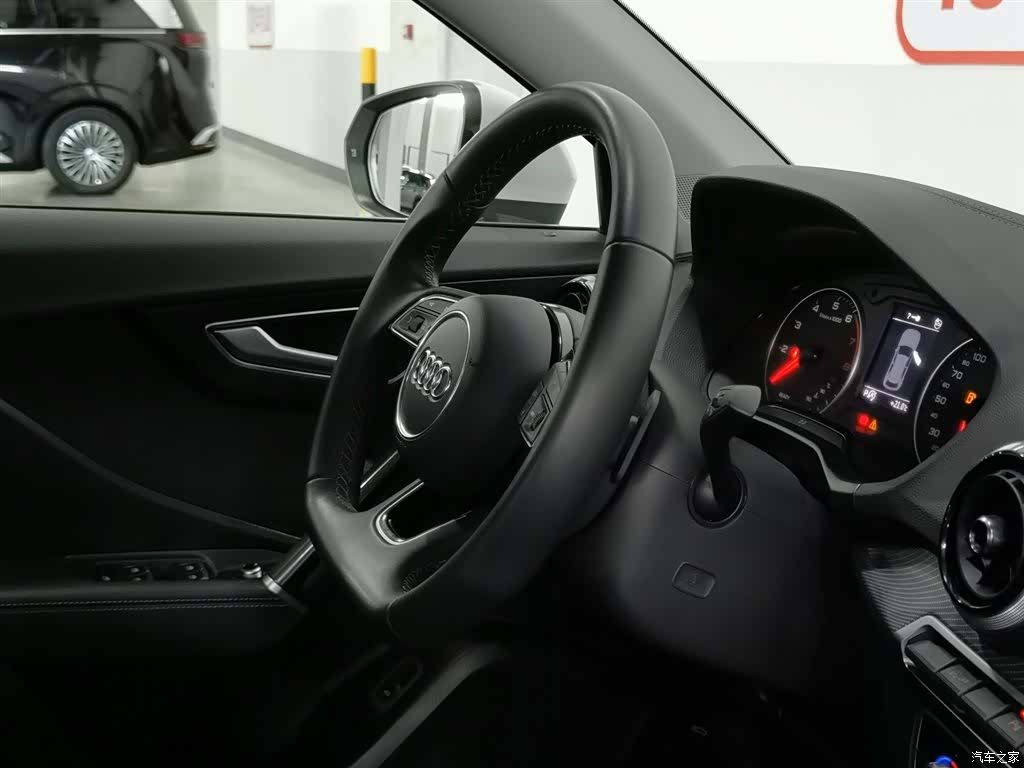 Audi Q2L, 2024 22