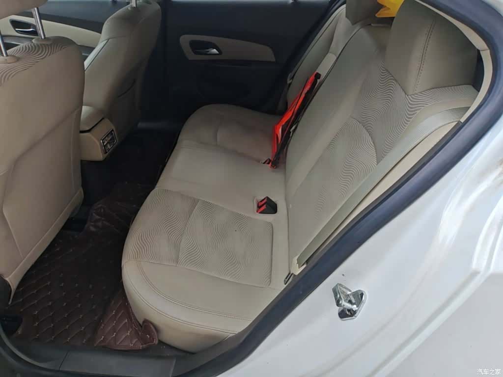 Chevrolet SE, 2016 24