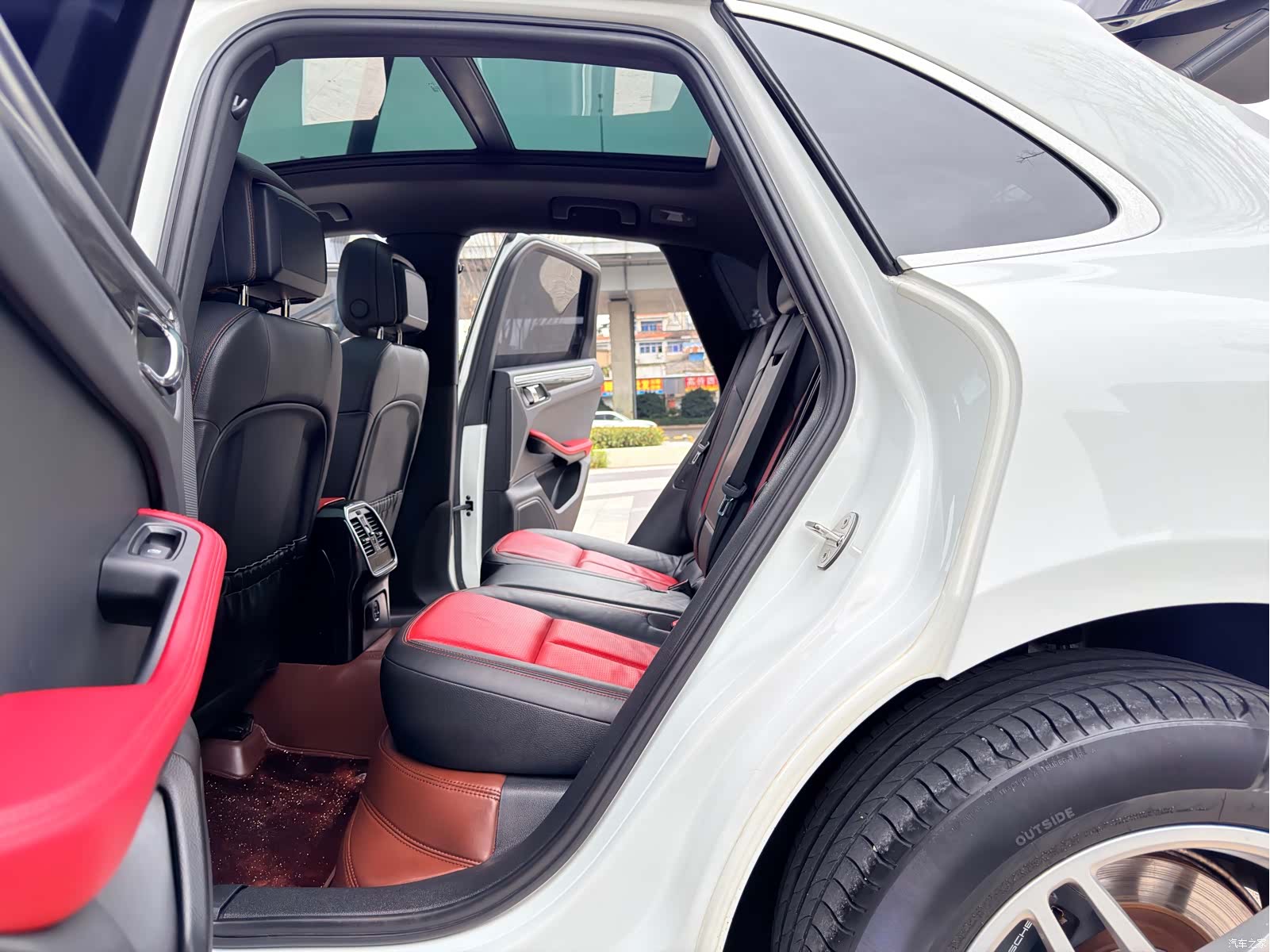 Porsche Macan, 2017 все фото