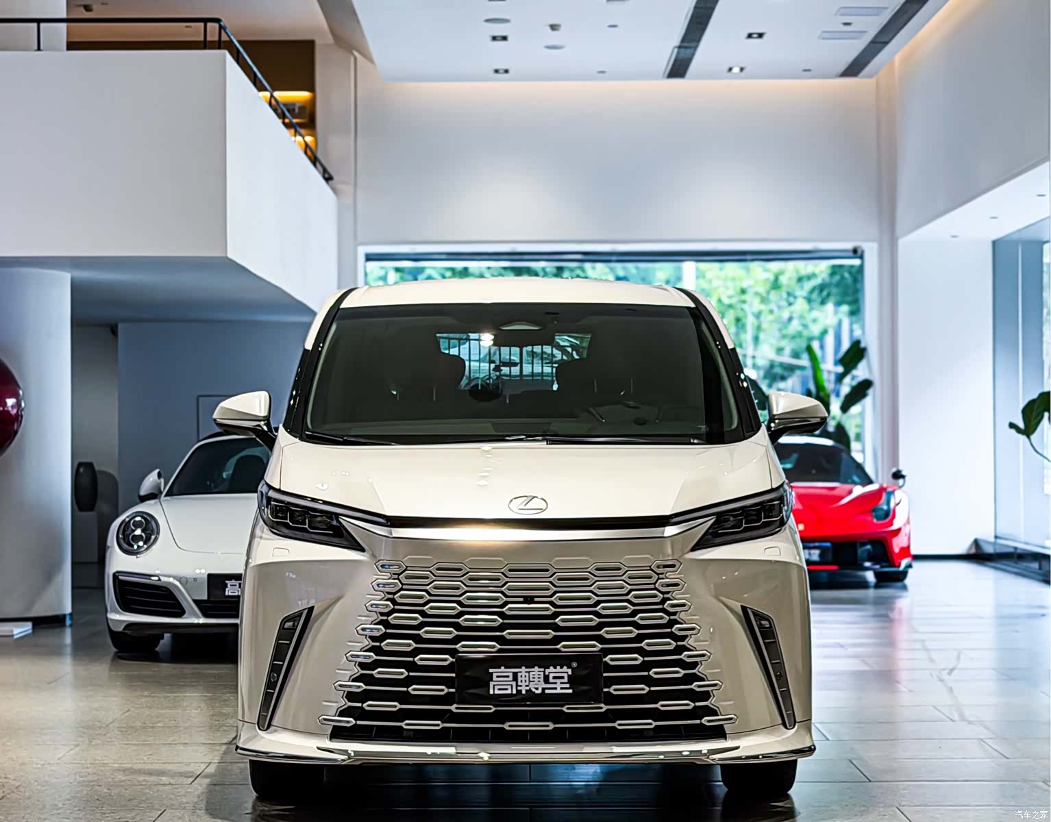 Lexus LM, 2025 2