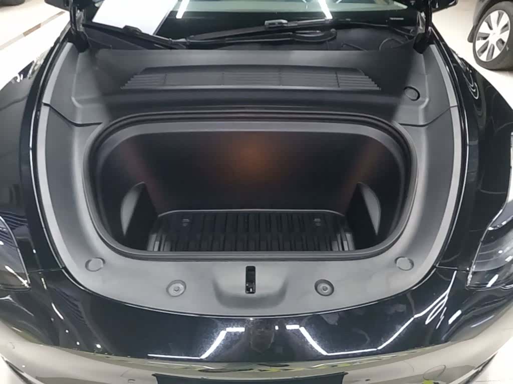Tesla Model Y, 2023 20