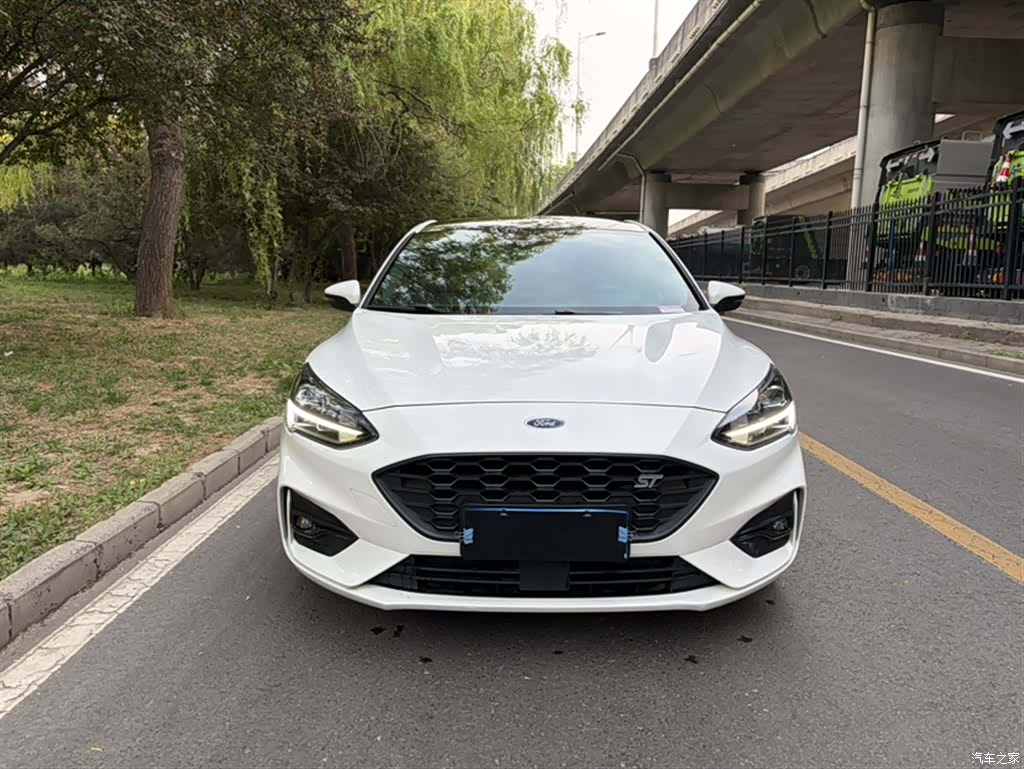 Ford Focus, 2021 13