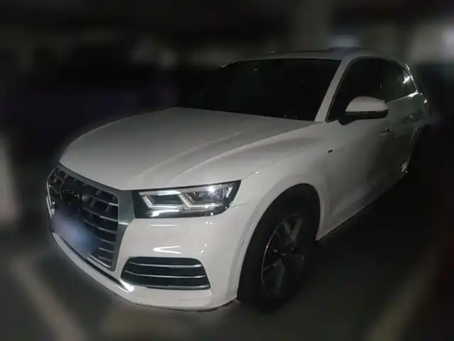 Audi Q5L 2019 — купить из Китая под заказ
