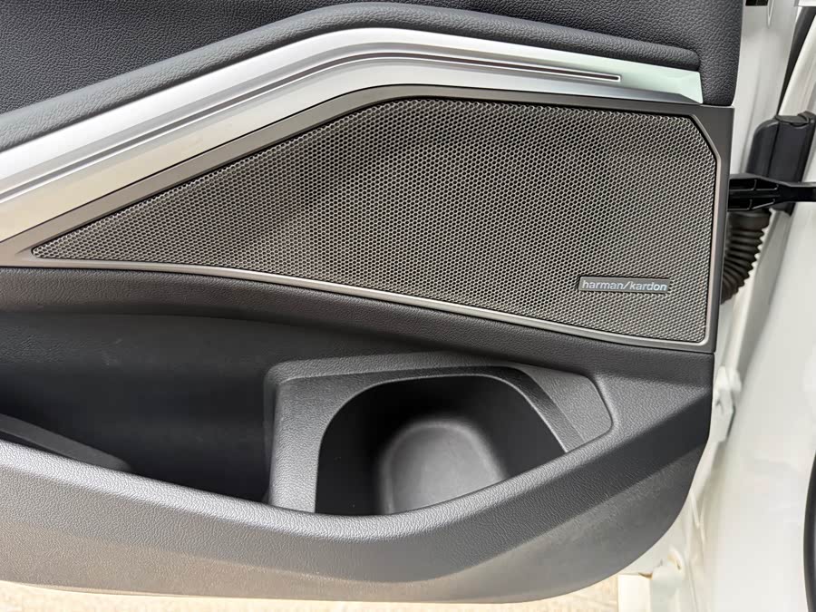 BMW 3 Series 2020, фото 33