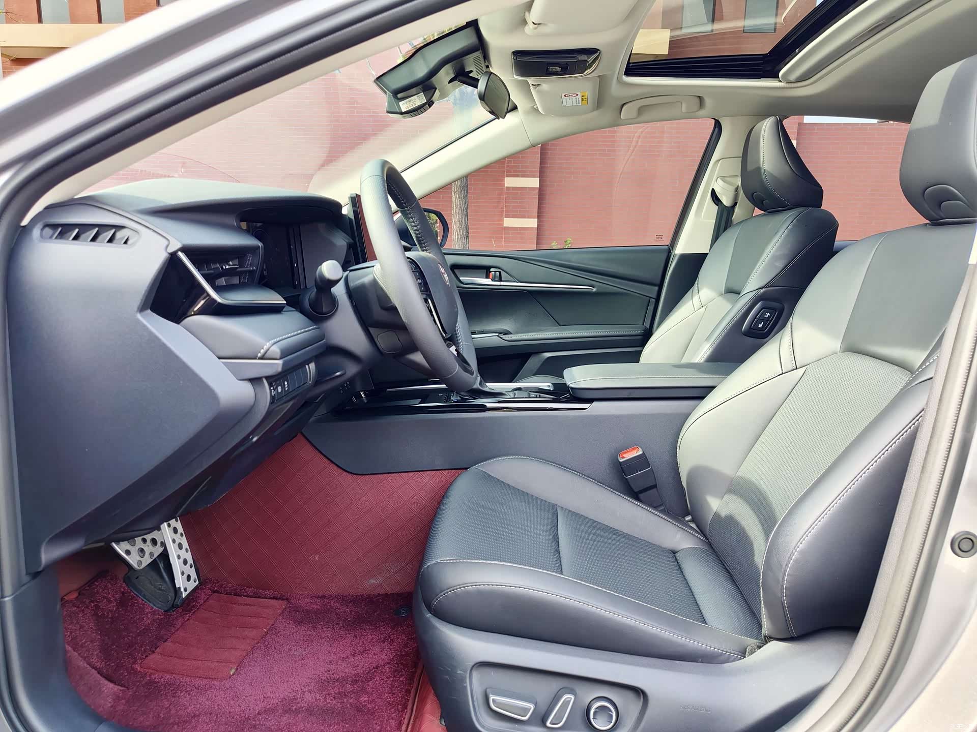 Toyota Camry, 2025 4