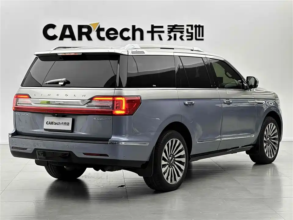 Lincoln Navigator