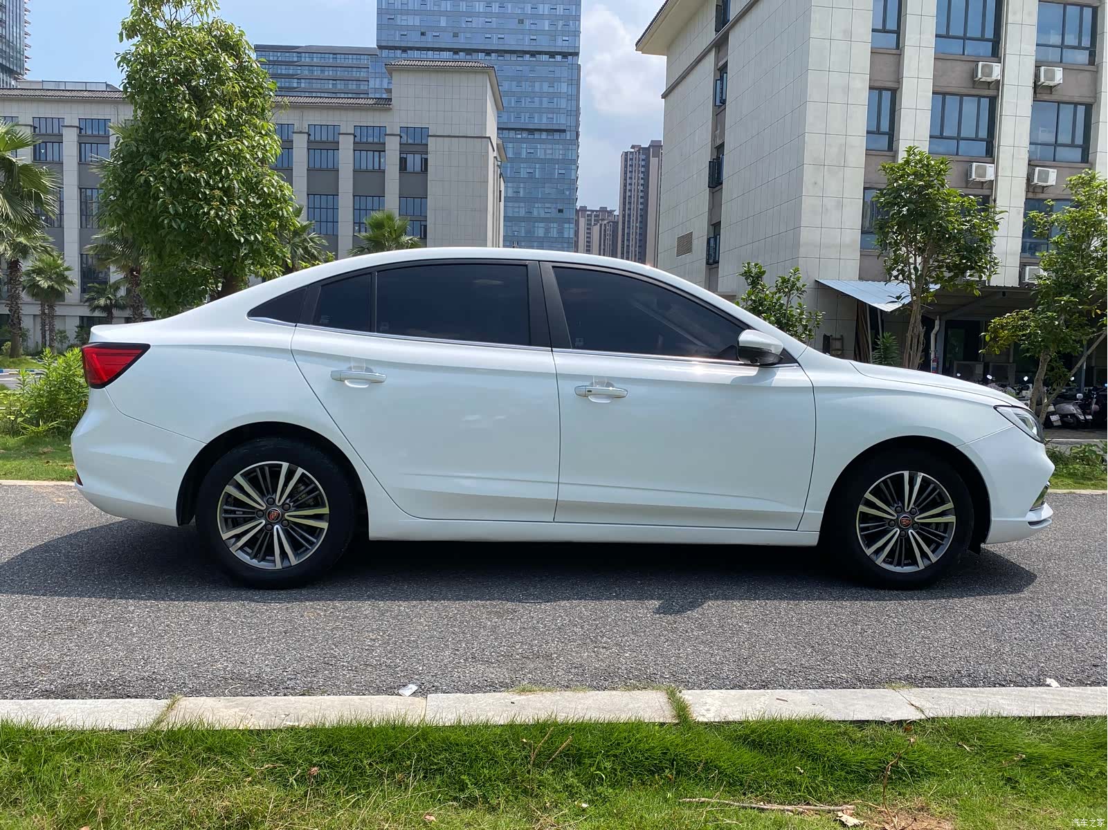 Roewe i5, 2019 все фото