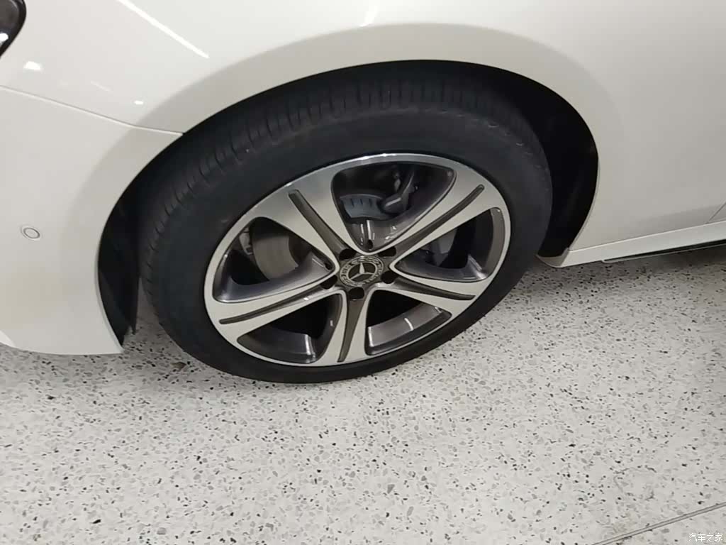 Mercedes-Benz E-Class, 2018 23