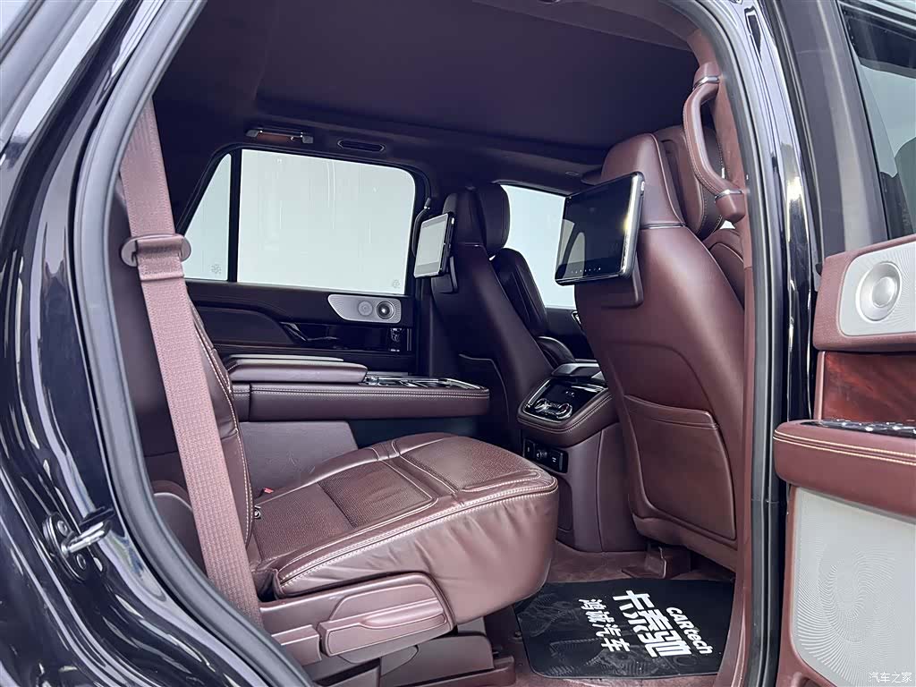 Lincoln Navigator, 2021 28