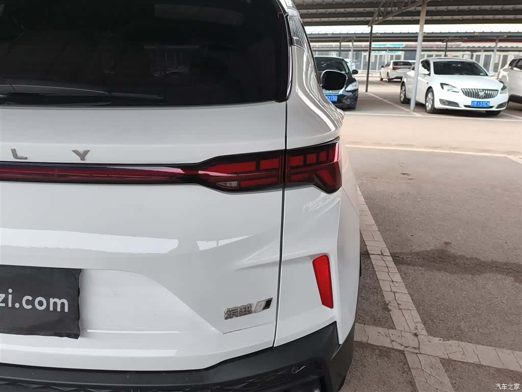Geely Coolray, 2023 8