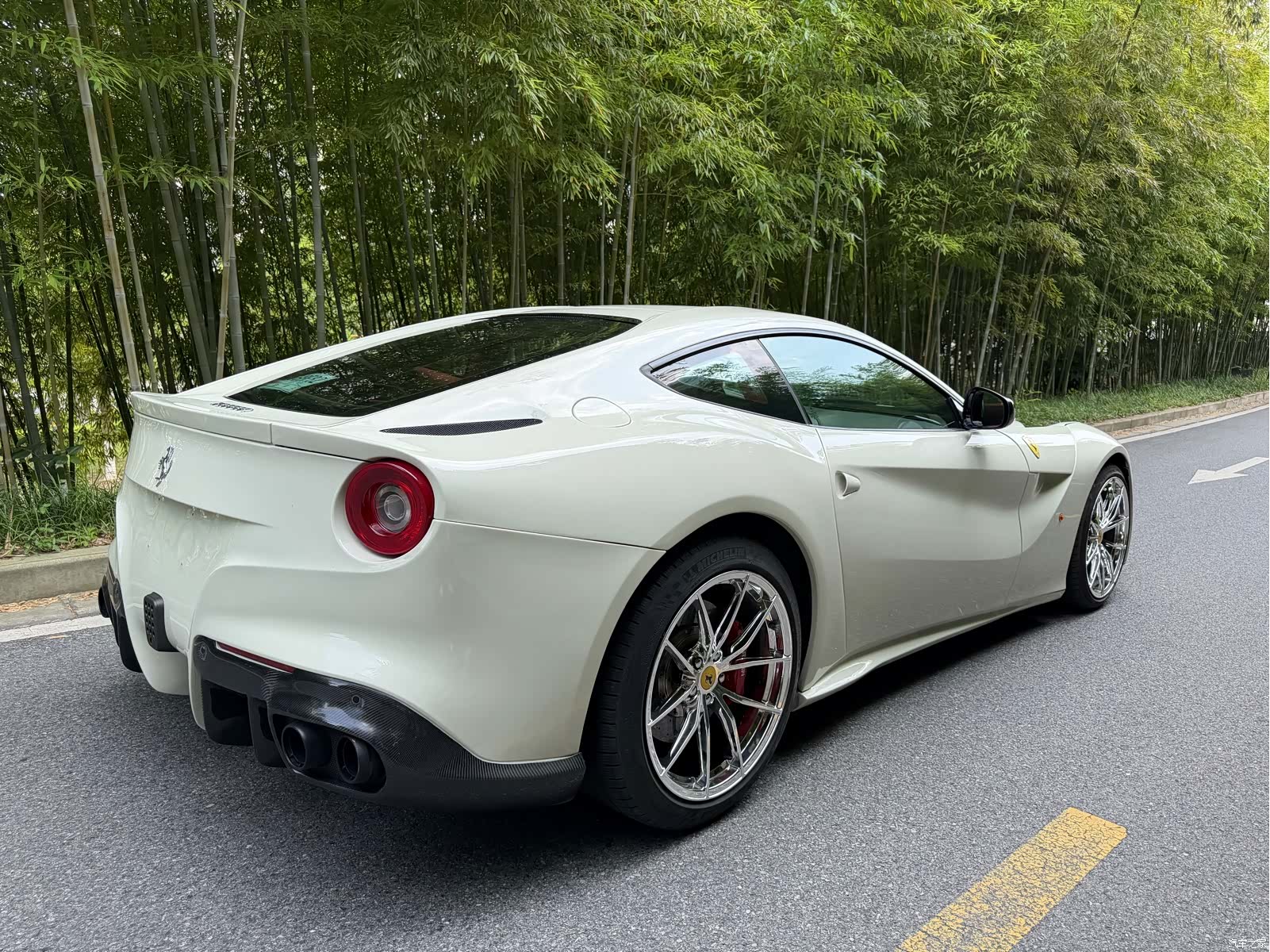 Ferrari F12ber, 2013 6