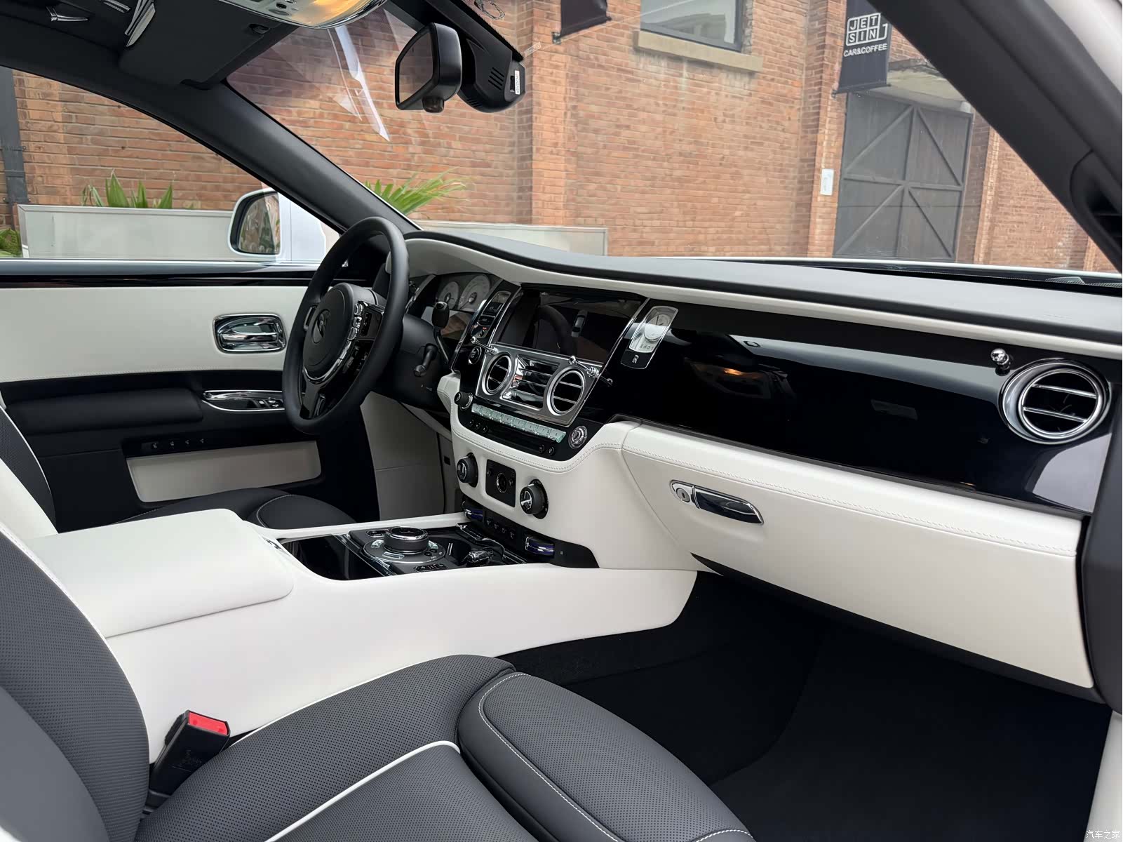 Rolls-Royce Ghost, 2018 10