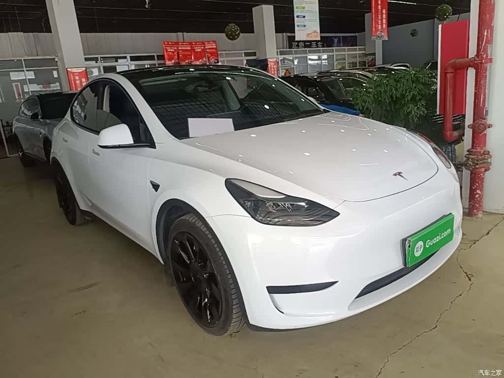 Tesla Model Y, 2023 4