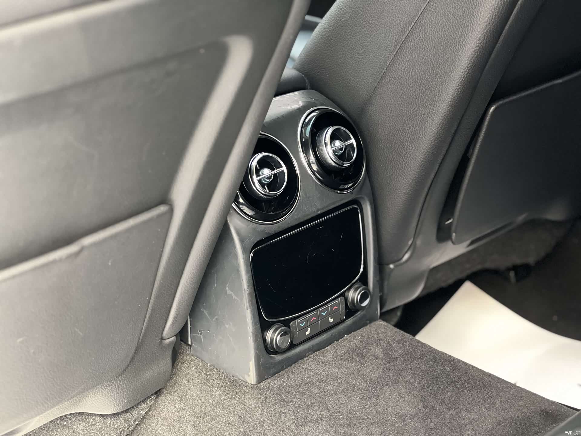 Jaguar XJ, 2016 12