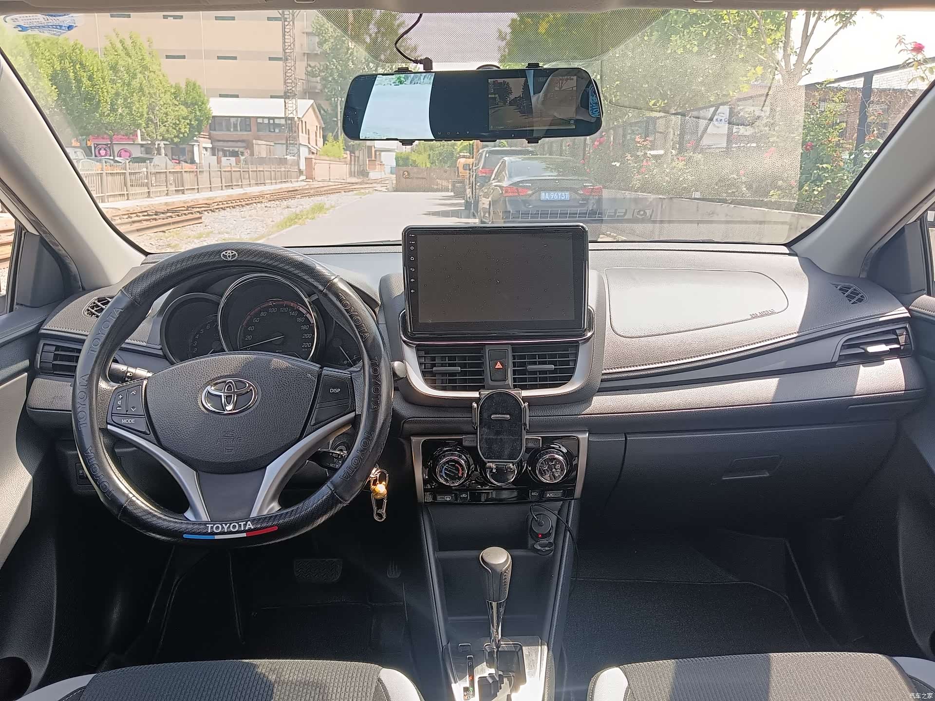 Toyota YARiS L, 2022 15
