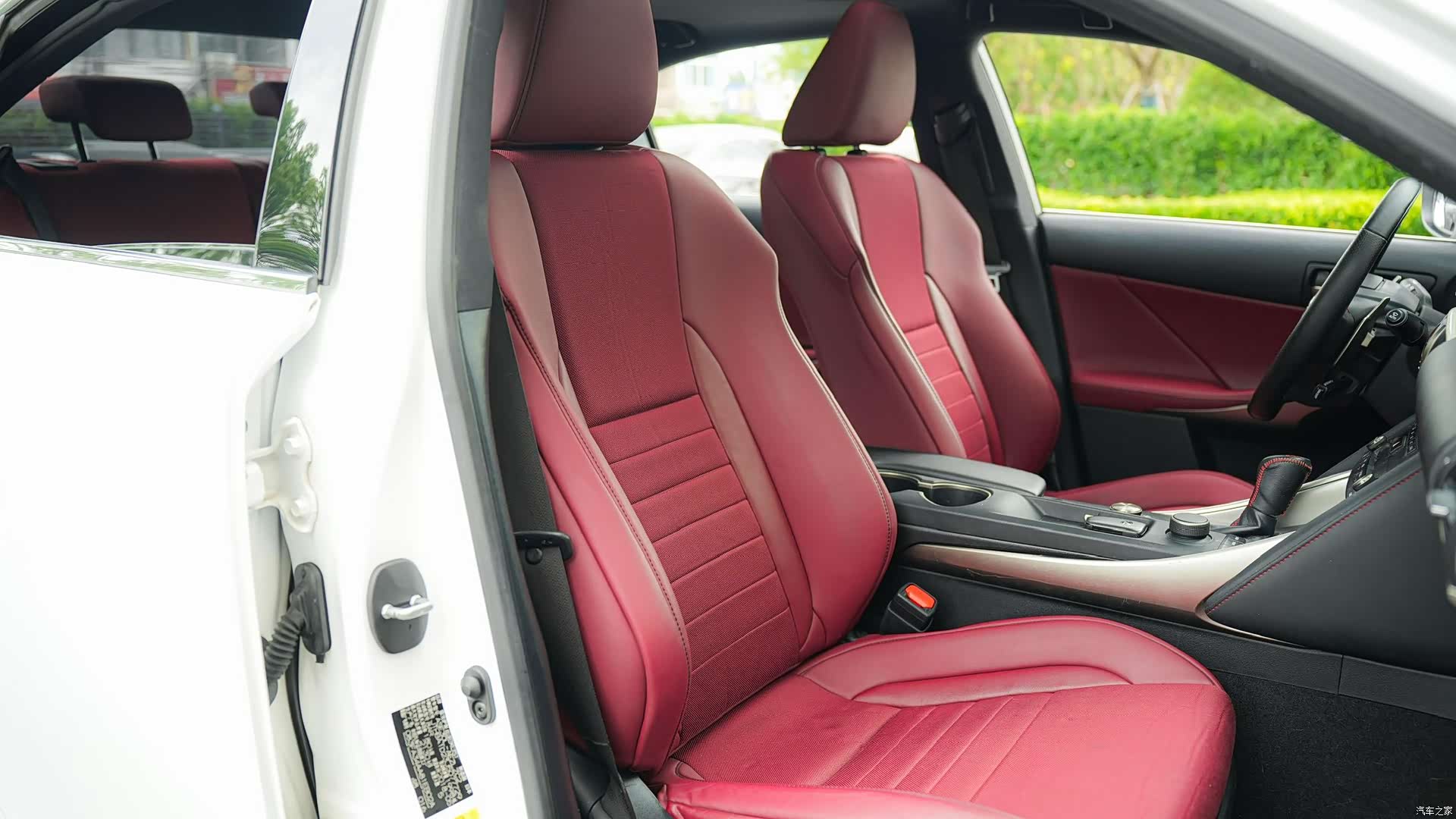 Lexus IS, 2018 14