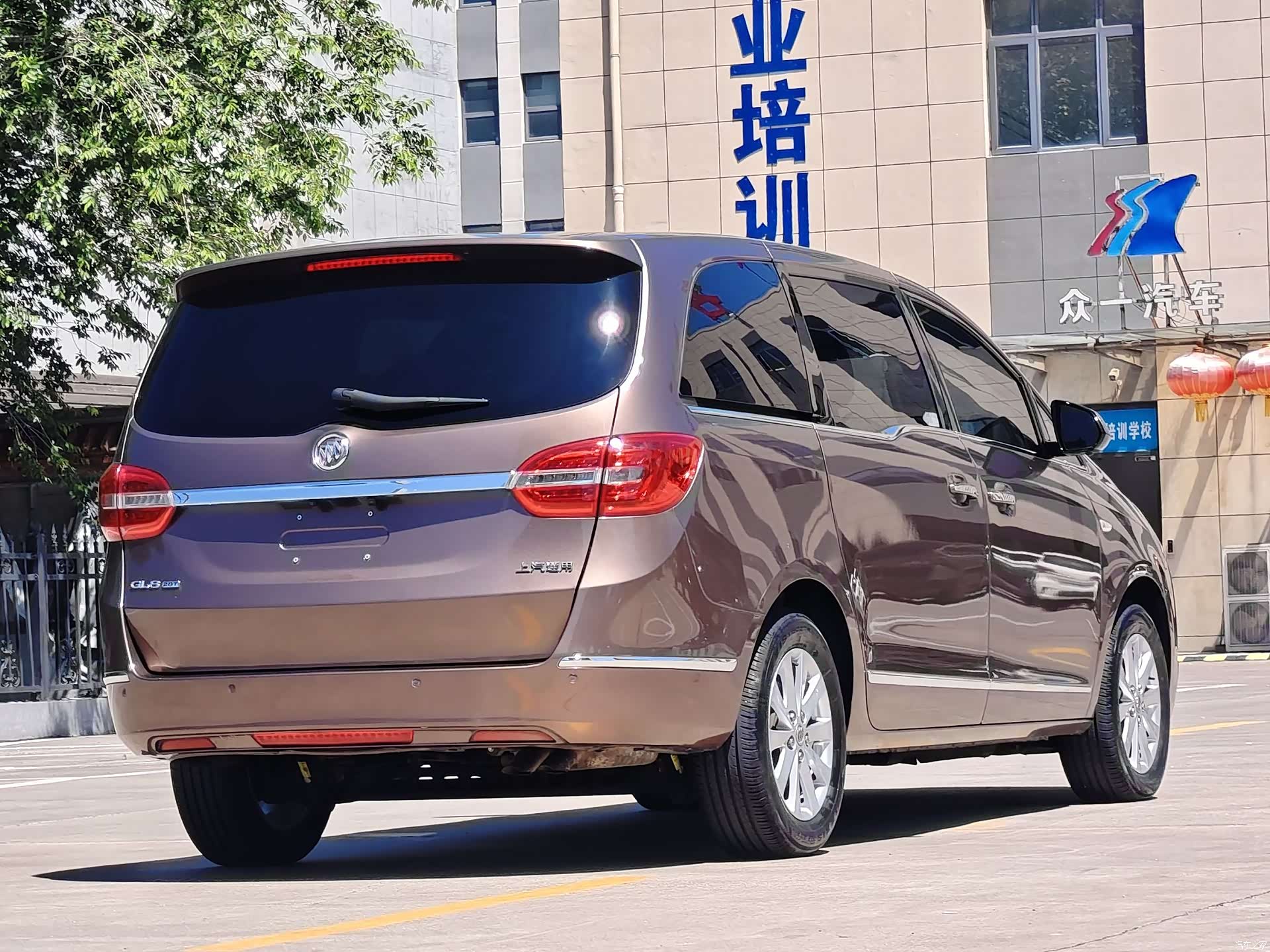 Buick GL8, 2019 7