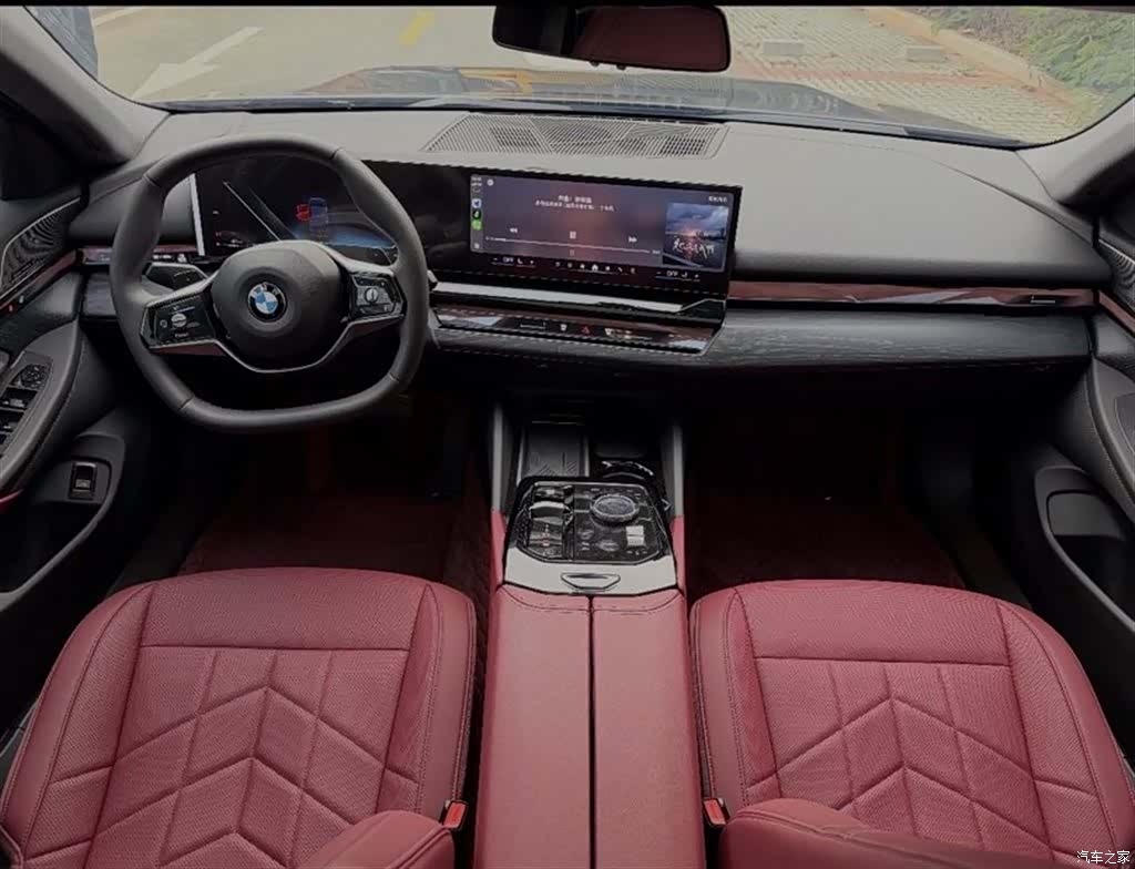 BMW 5 Series, 2025 все фото