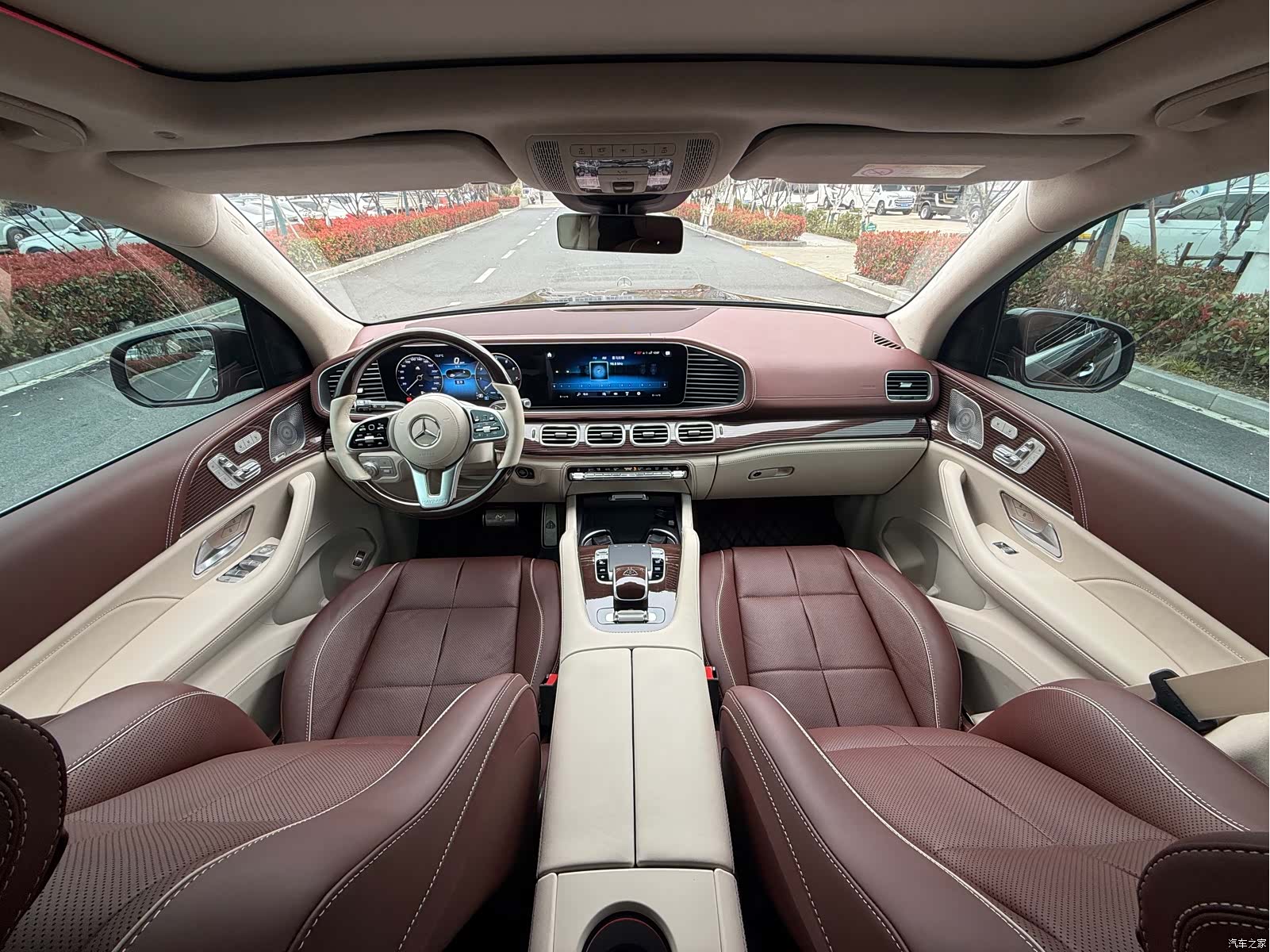 Maybach GLS, 2023 9