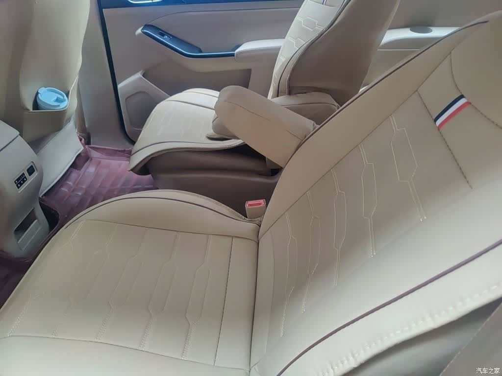 Wuling 730, 2015 15