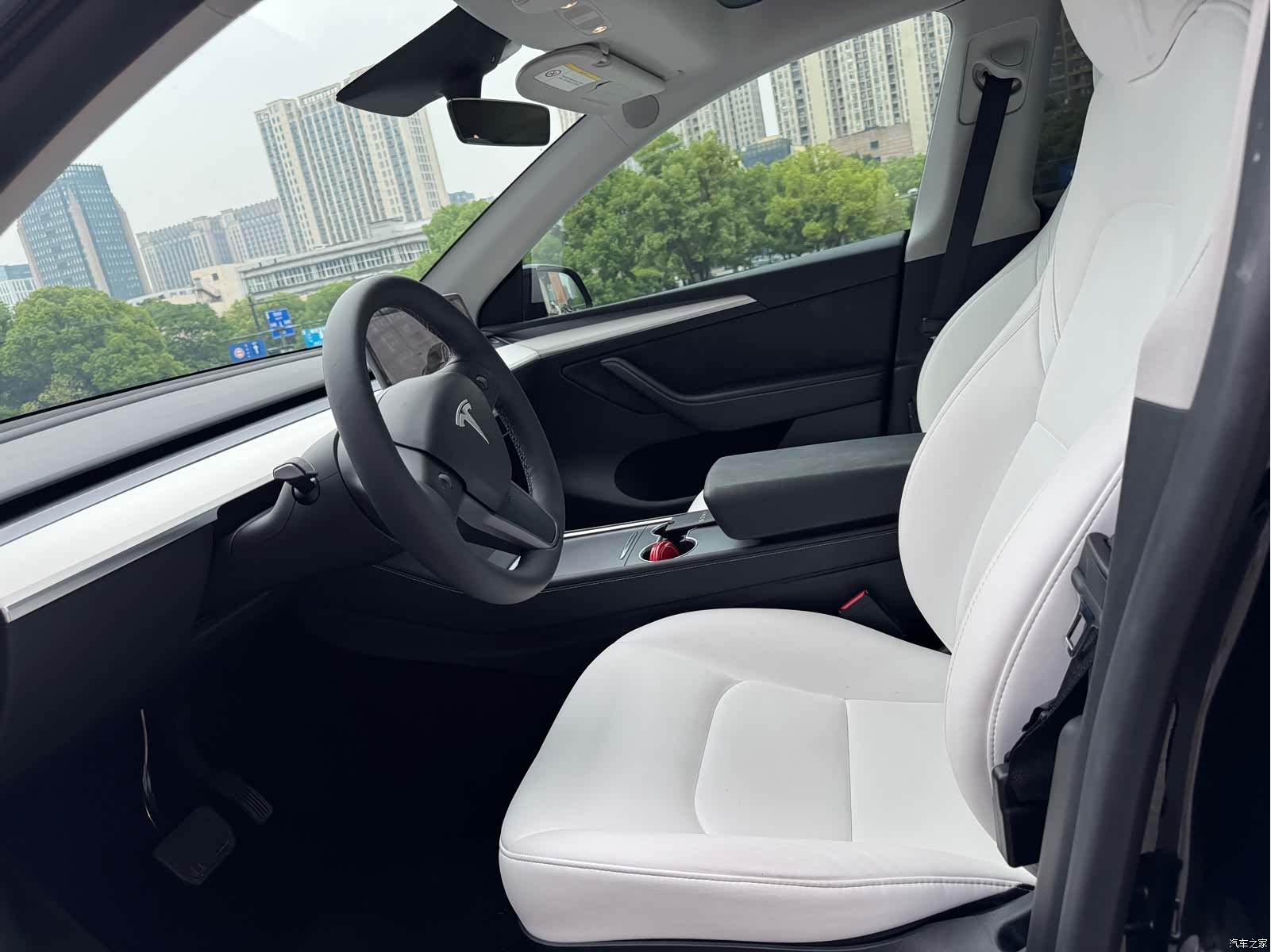 Tesla Model Y, 2023 9