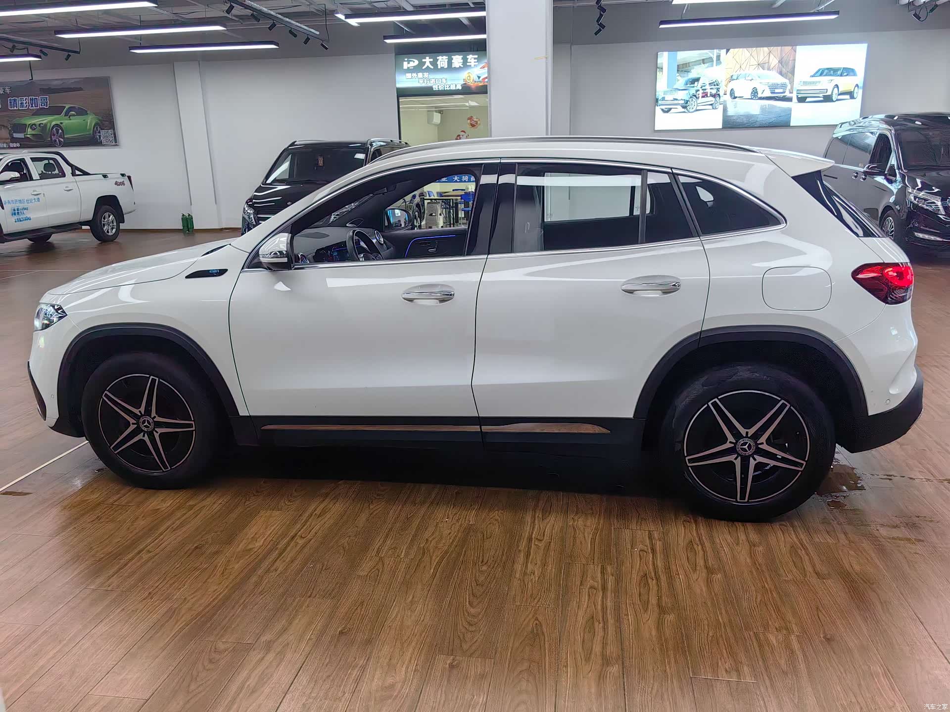 Mercedes-Benz EQA, 2022 8
