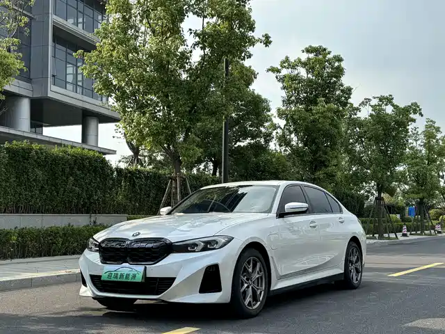 BMW i3 2023 — купить из Китая под заказ
