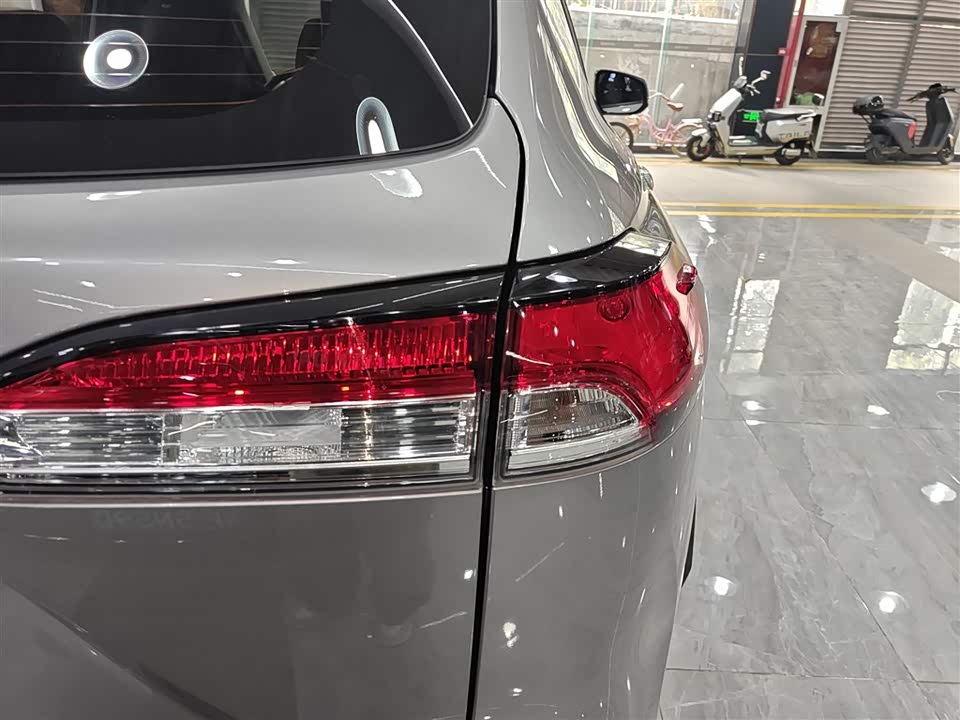 Toyota Corolla Sharp amplifier