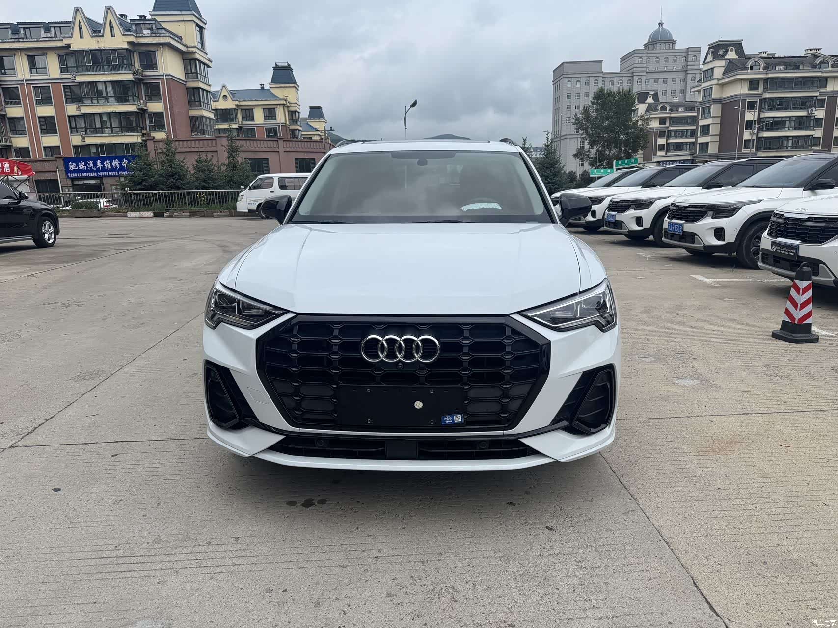 Audi Q3, 2023 2