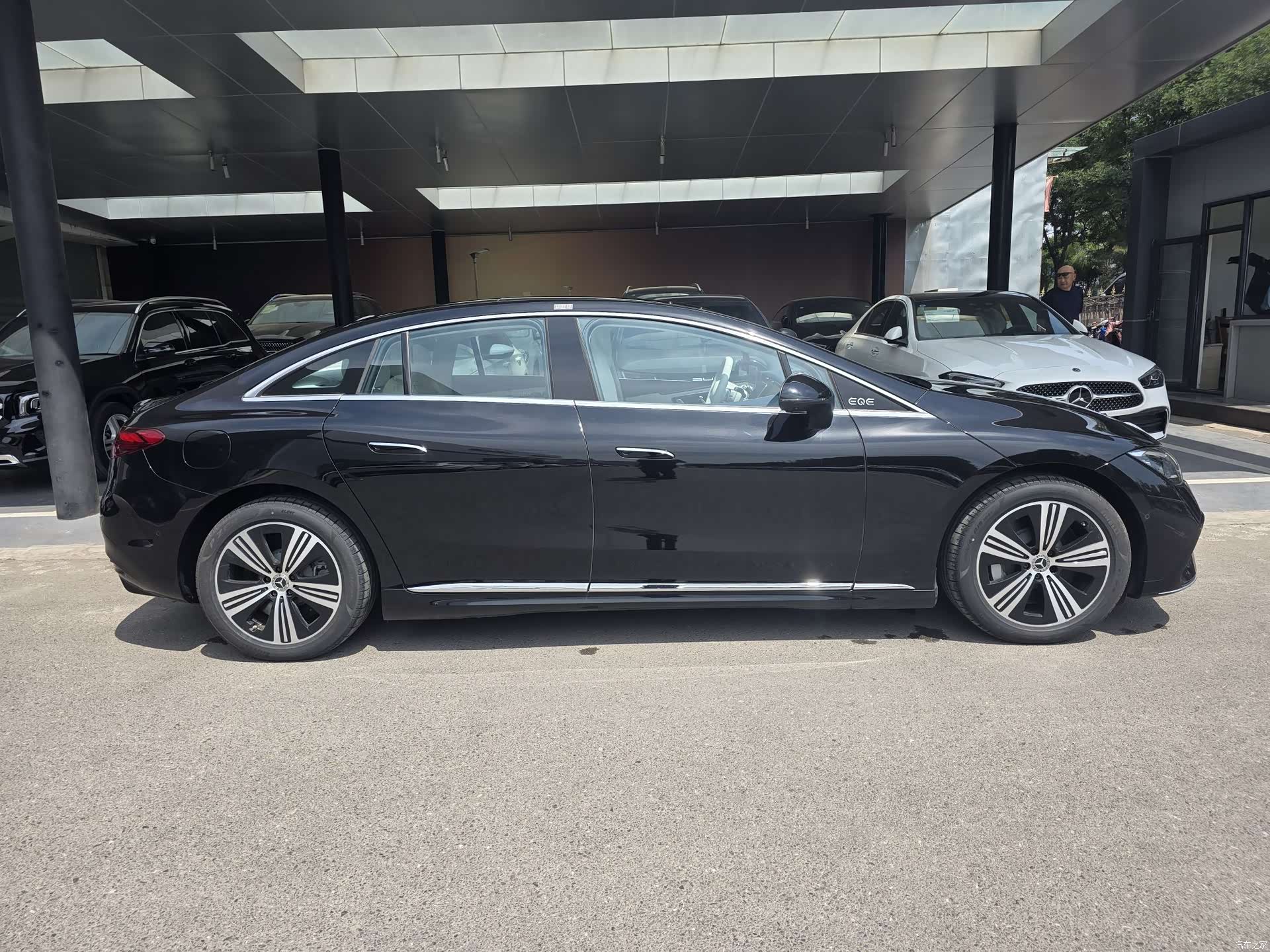 Mercedes-Benz EQE, 2025 4