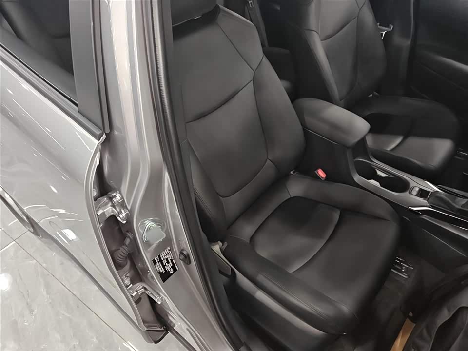 Toyota Corolla Sharp amplifier