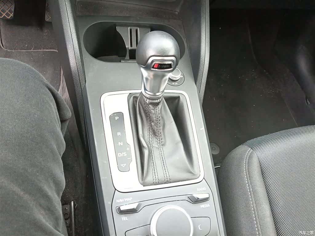 Audi Q2L, 2020 10