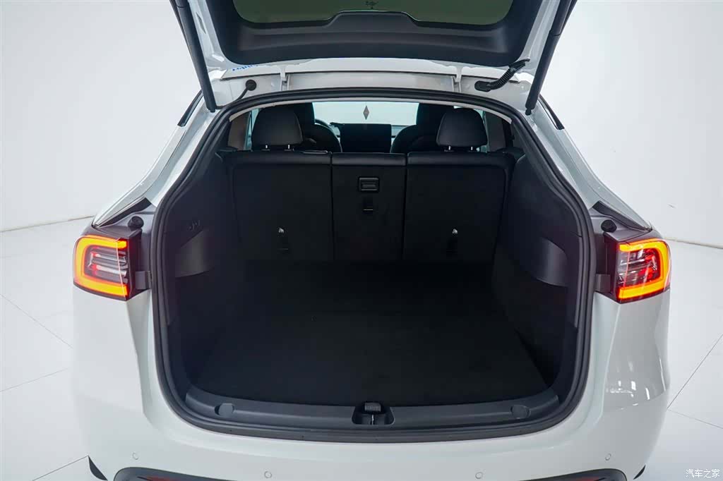 Tesla Model Y, 2022 8