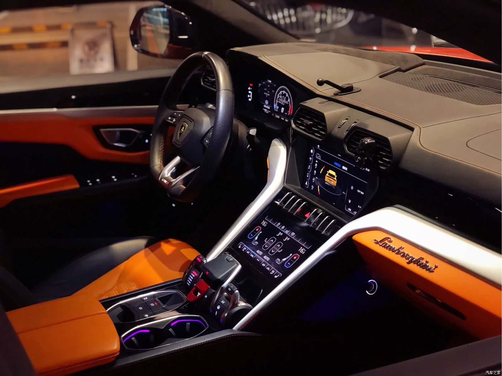 Lamborghini Urus, 2019 11
